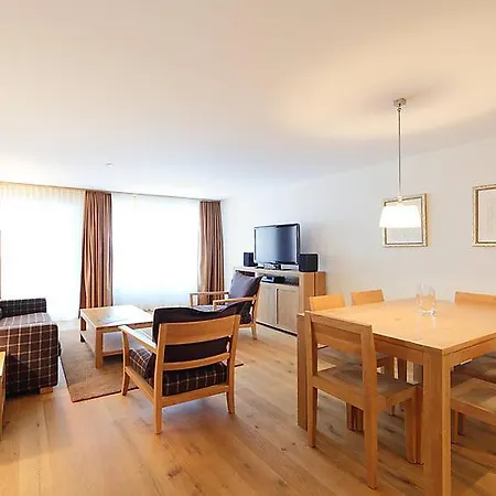 Sleeps 4 Pool Wifi T031620 *