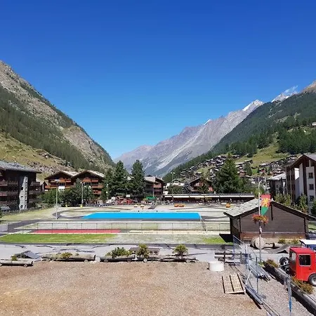 شقة Sleeps 4 Pool Wifi T031620