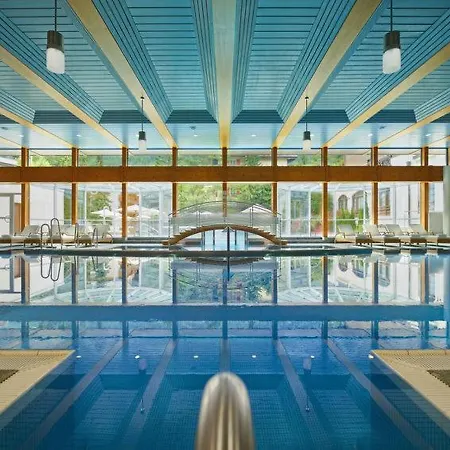 Sleeps 4 Pool Wifi T031620